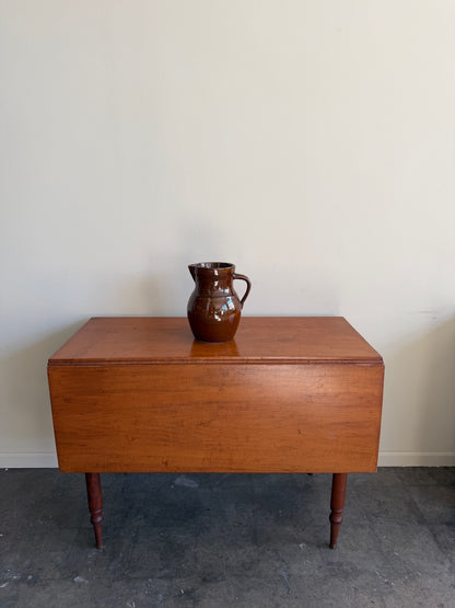 Pennsylvania Sheraton pine drop leaf table