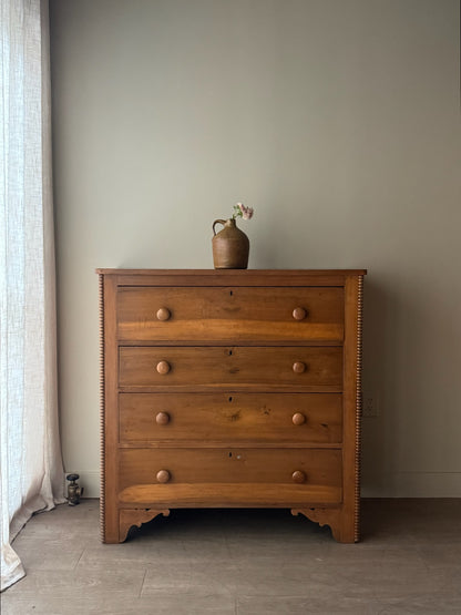 Pine dresser