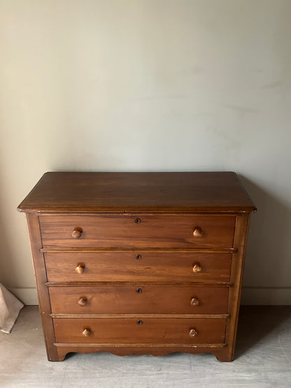 Pine cottage dresser