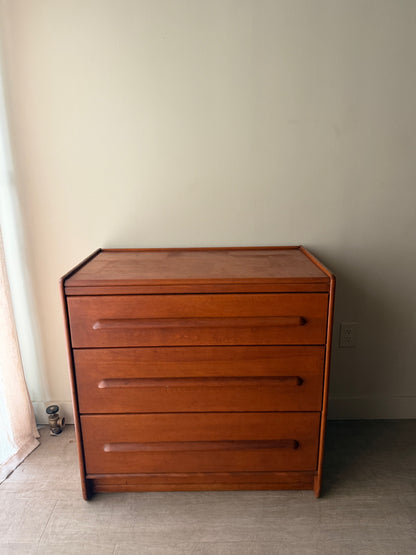 French & Heald maple 3 drawer dresser