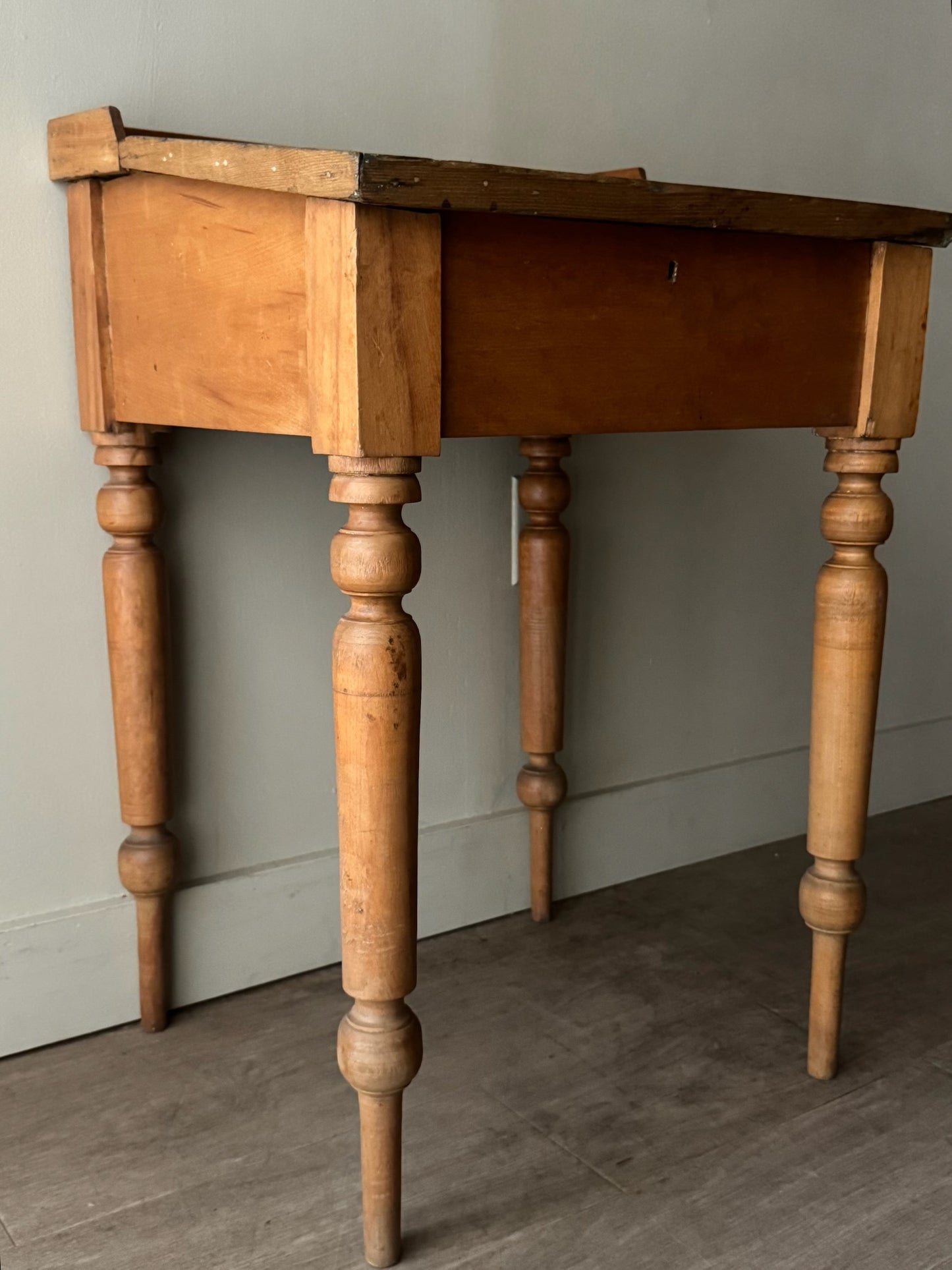 Pennsylvania Sheraton pine schoolmaster’s desk