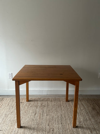 Oak dining table