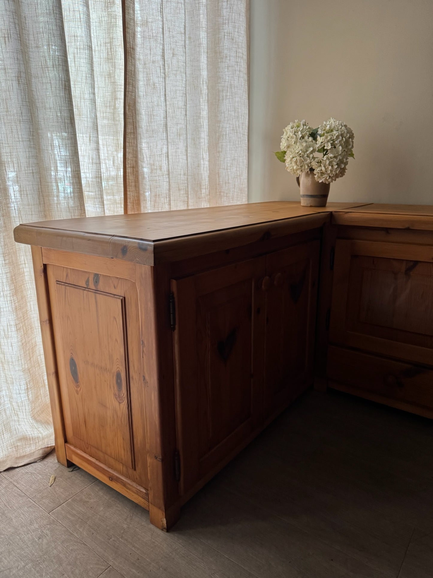 Scandinavian pine L-shaped counter
