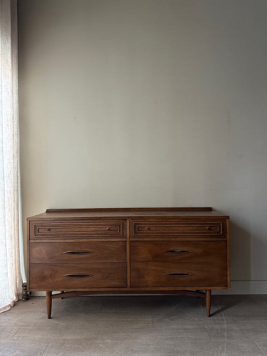 Sculptra by Broyhill walnut dresser