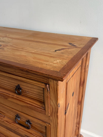Pine dresser