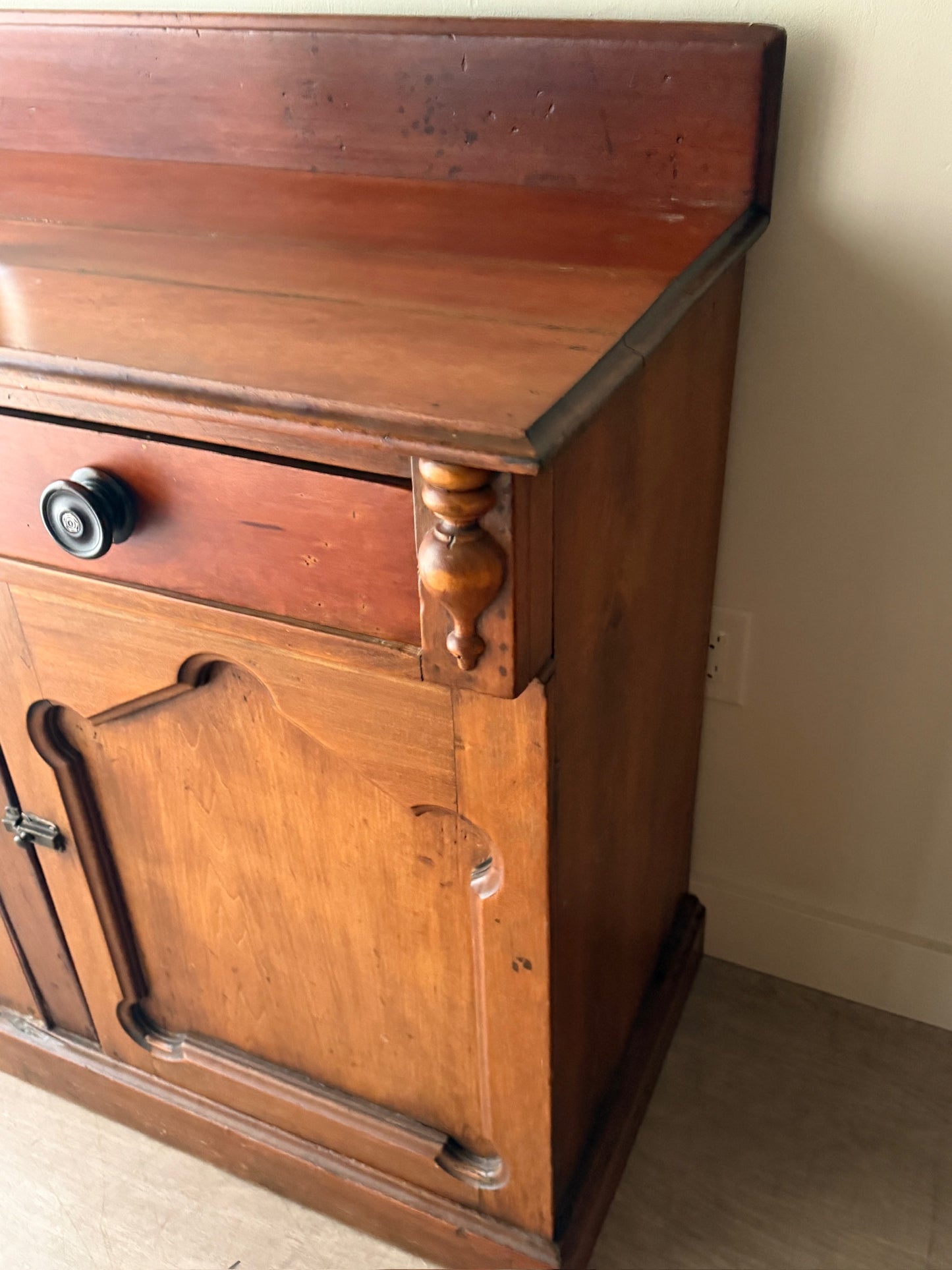 Victorian mixed woods server