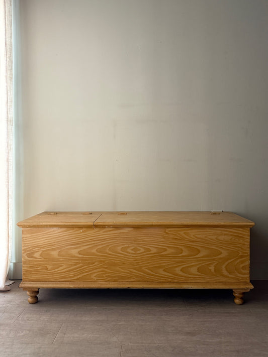 Painted grain pine chest