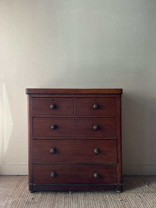 Pine dresser