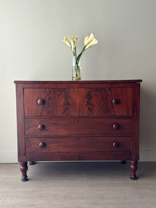 Empire mahogany 3 drawer dresser