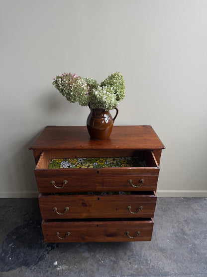 Pine 3 drawer dresser