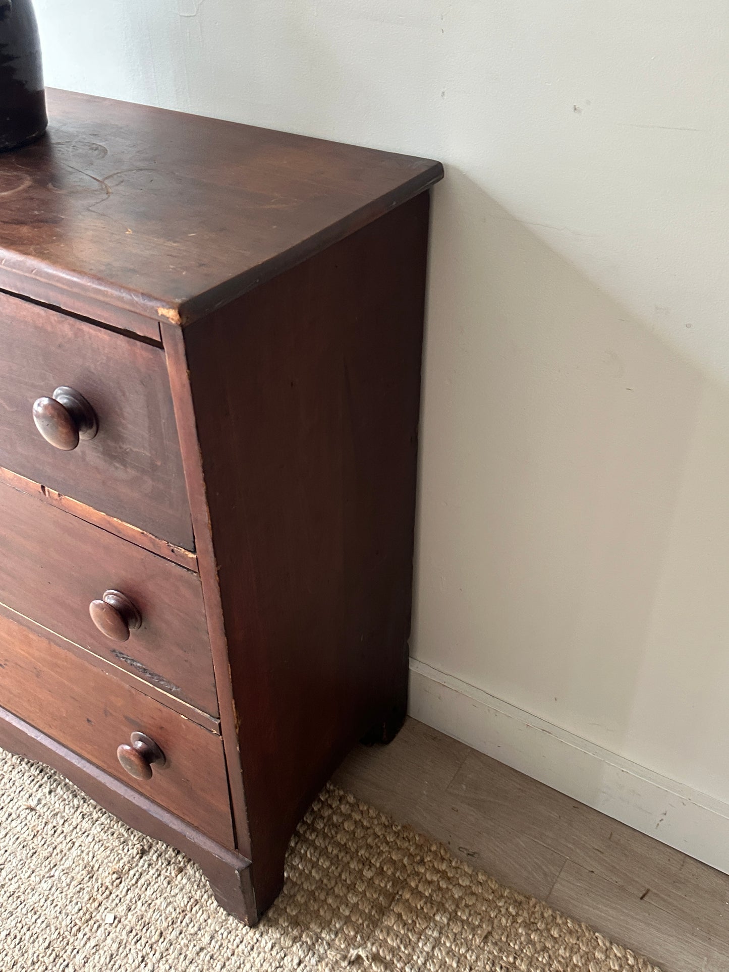 Pine dresser
