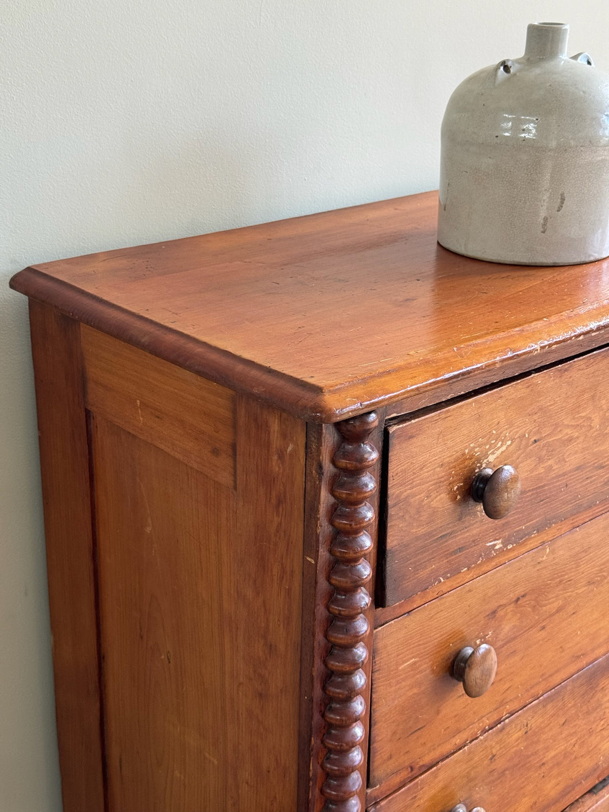 Pine dresser