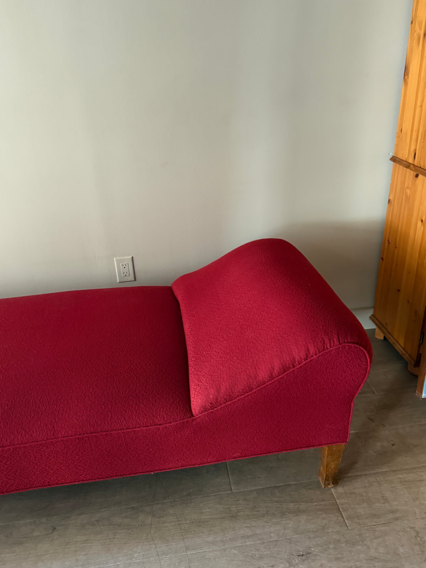 Scandinavian day bed