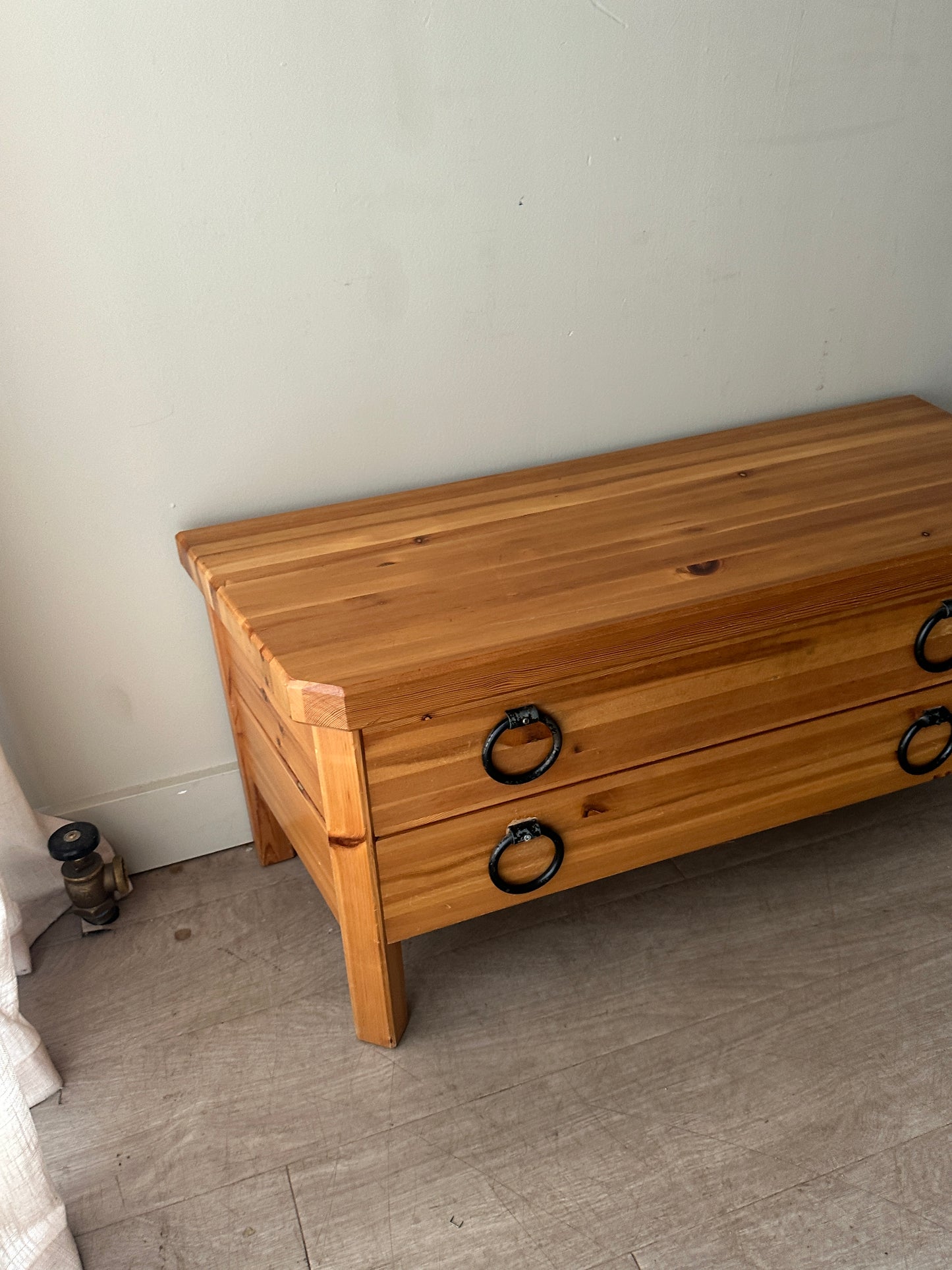 Pine entry way console