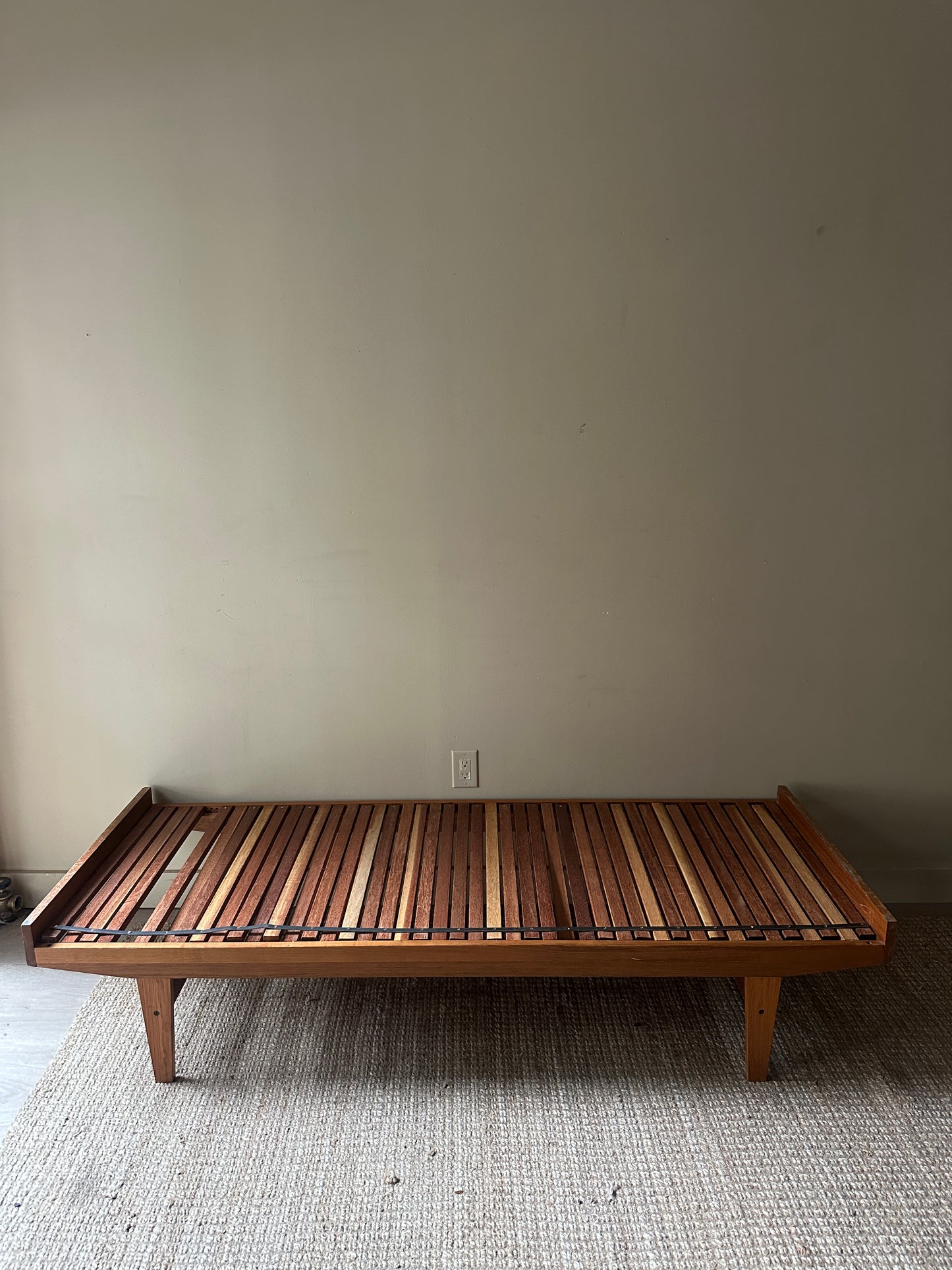 Expanding oak daybed with original upholstery