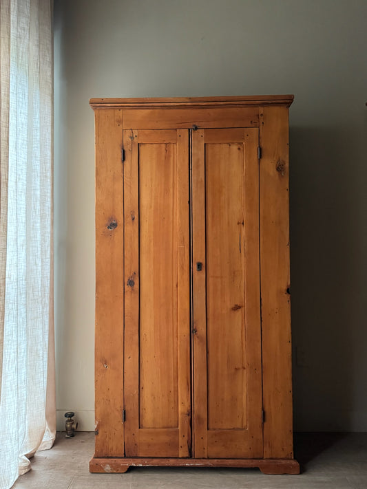 Pennsylvania Federal pine cupboard