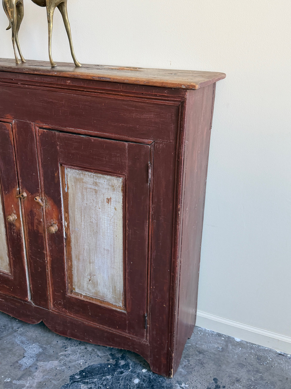 Pennsylvania Federal painted pine cupboard