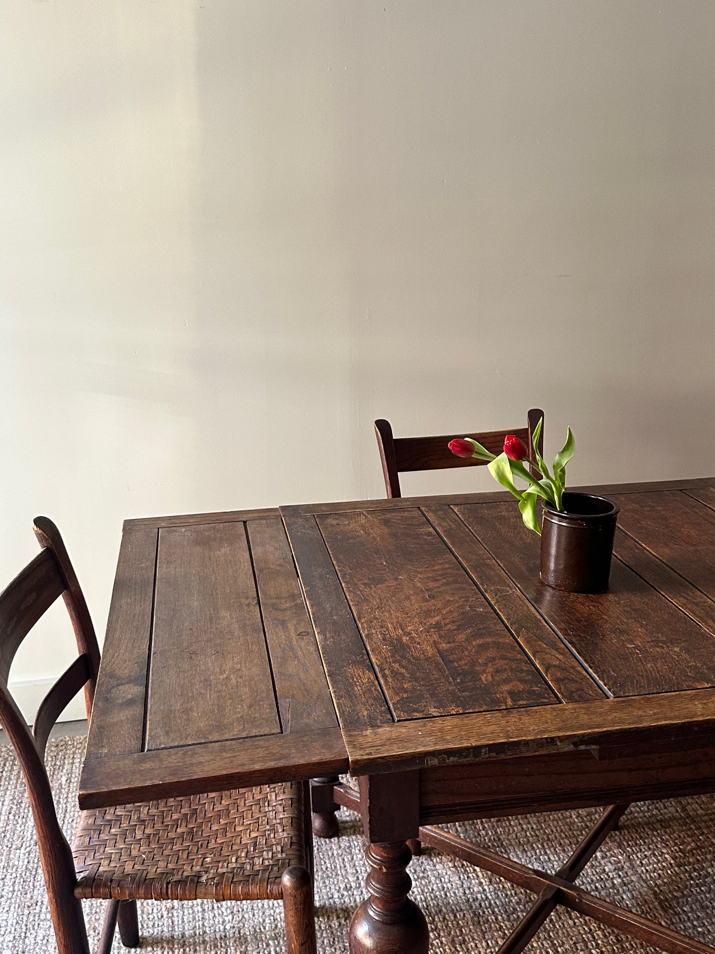 Oak extension table