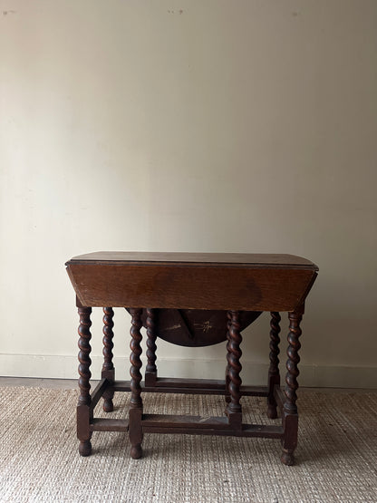 Gate leg table. As is.