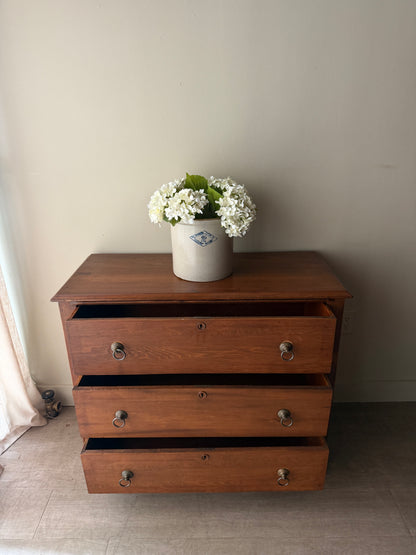 Pine 3 drawer dresser