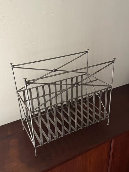 Steel magazine rack