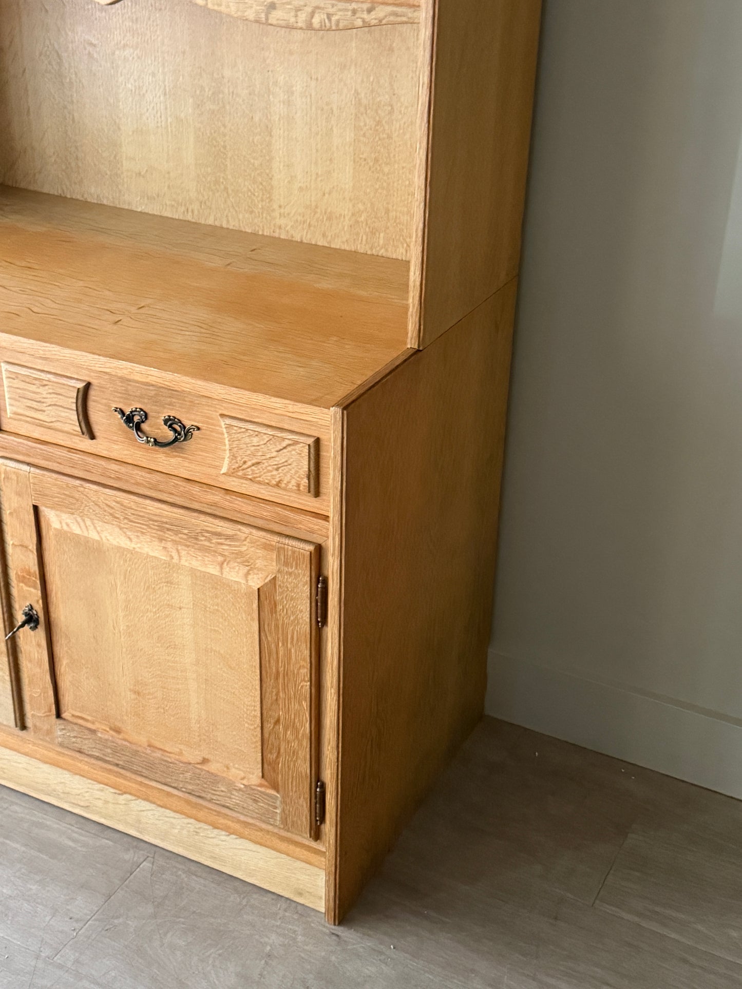 Henning oak two piece hutch