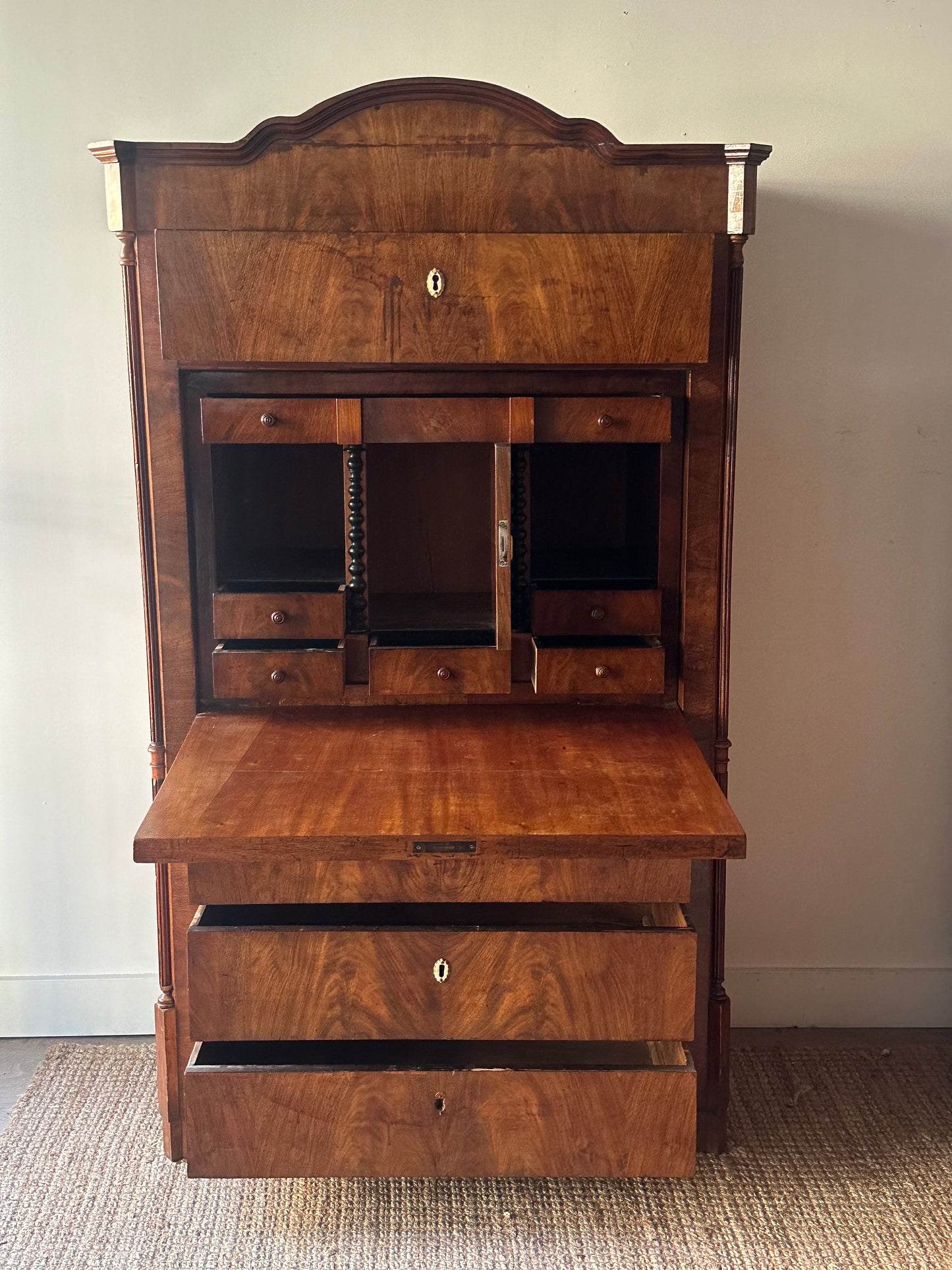 Early 19th c. secretarie a abattant