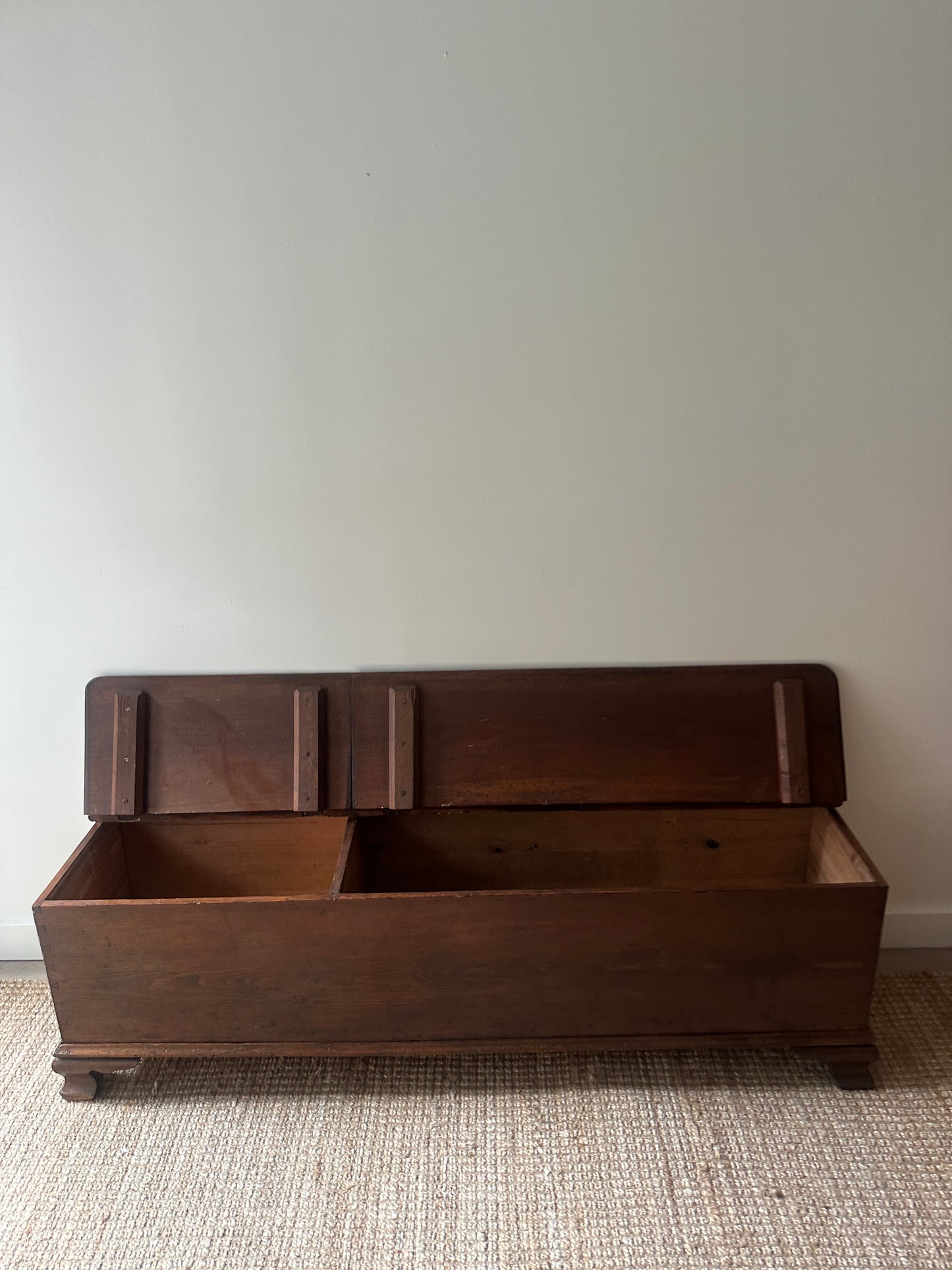 Farmhouse pine chest/bench