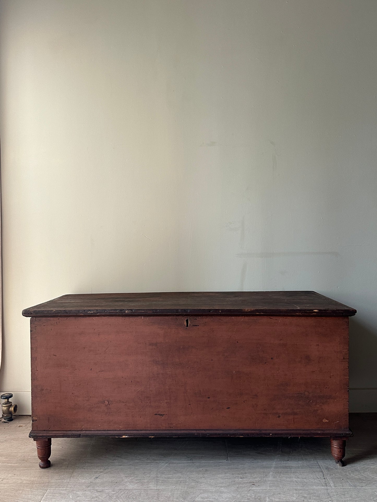 XL pine chest