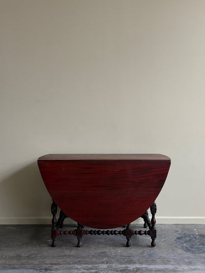William & Mary mahogany gate leg drop leaf table