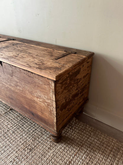 Pine bench/chest