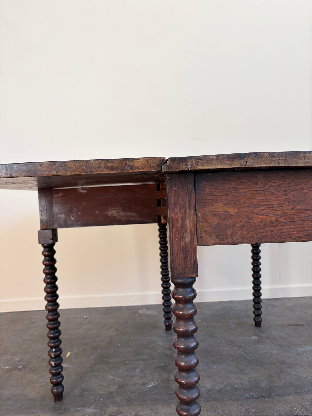 Pennsylvania Sheraton Walnut Six-Leg Drop Leaf Table