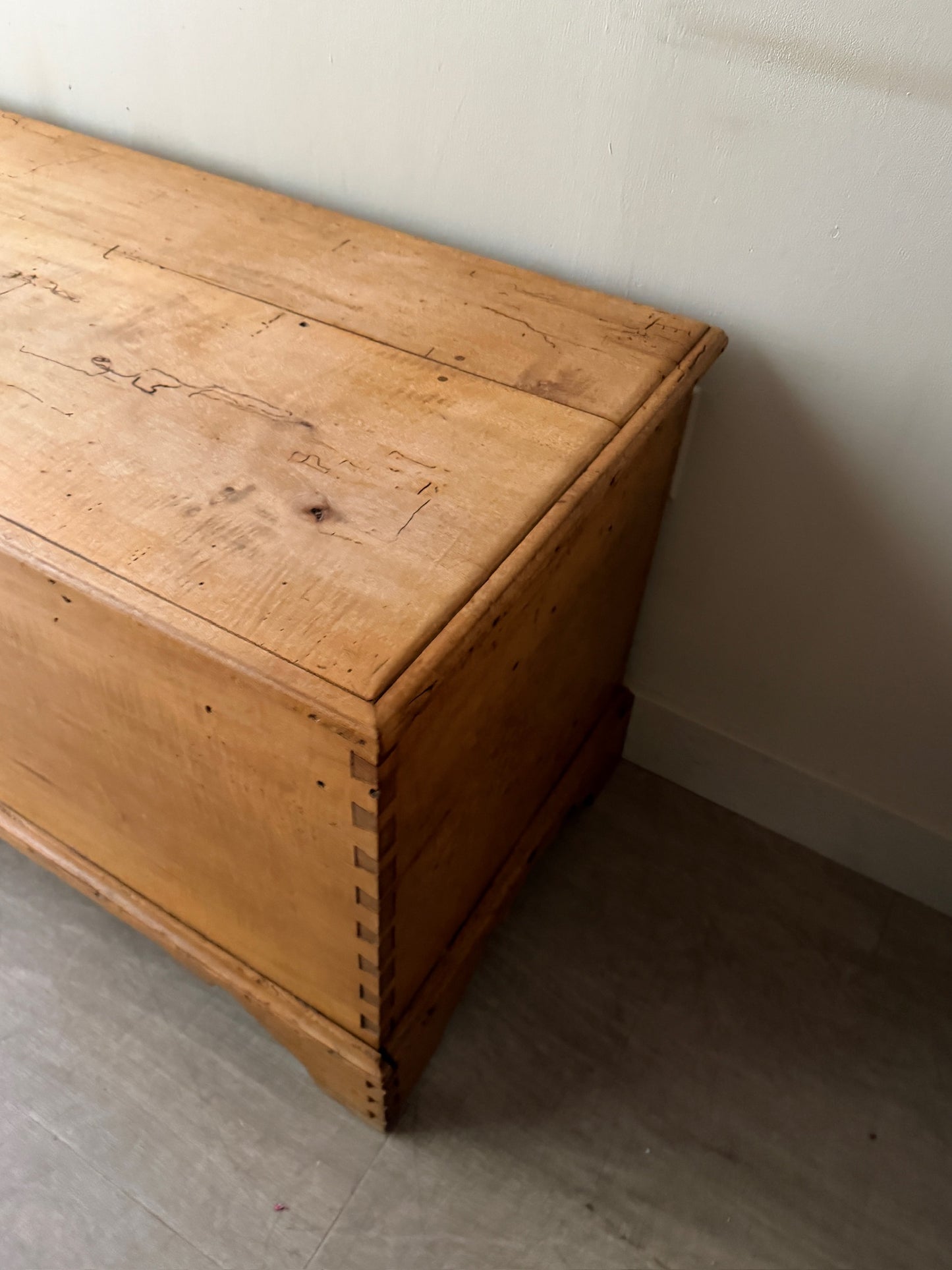 Pennsylvania Federal figured maple chest