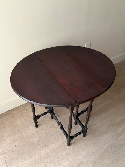 William & Mary mahogany drop leaf table