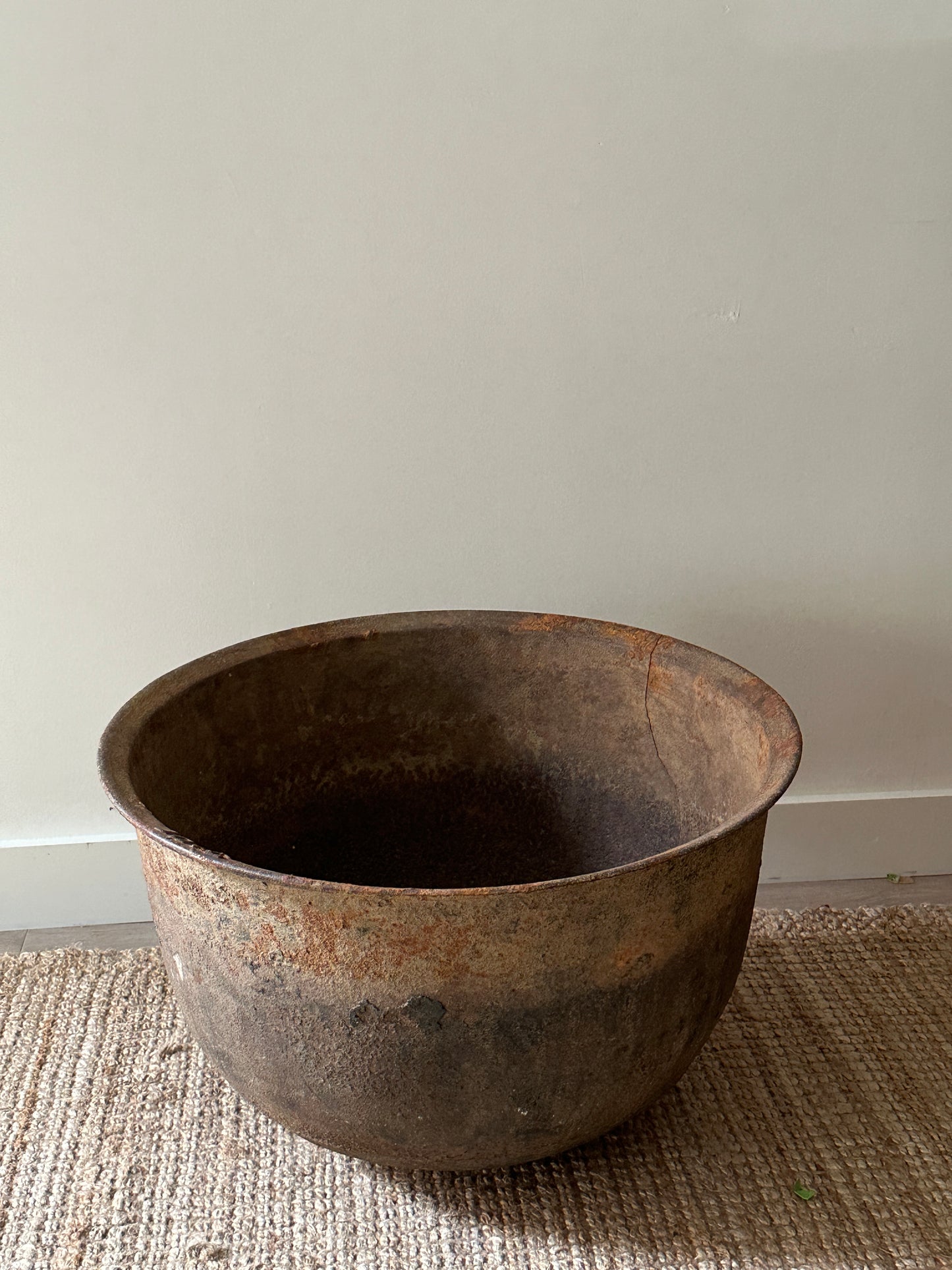 XL cast iron pot