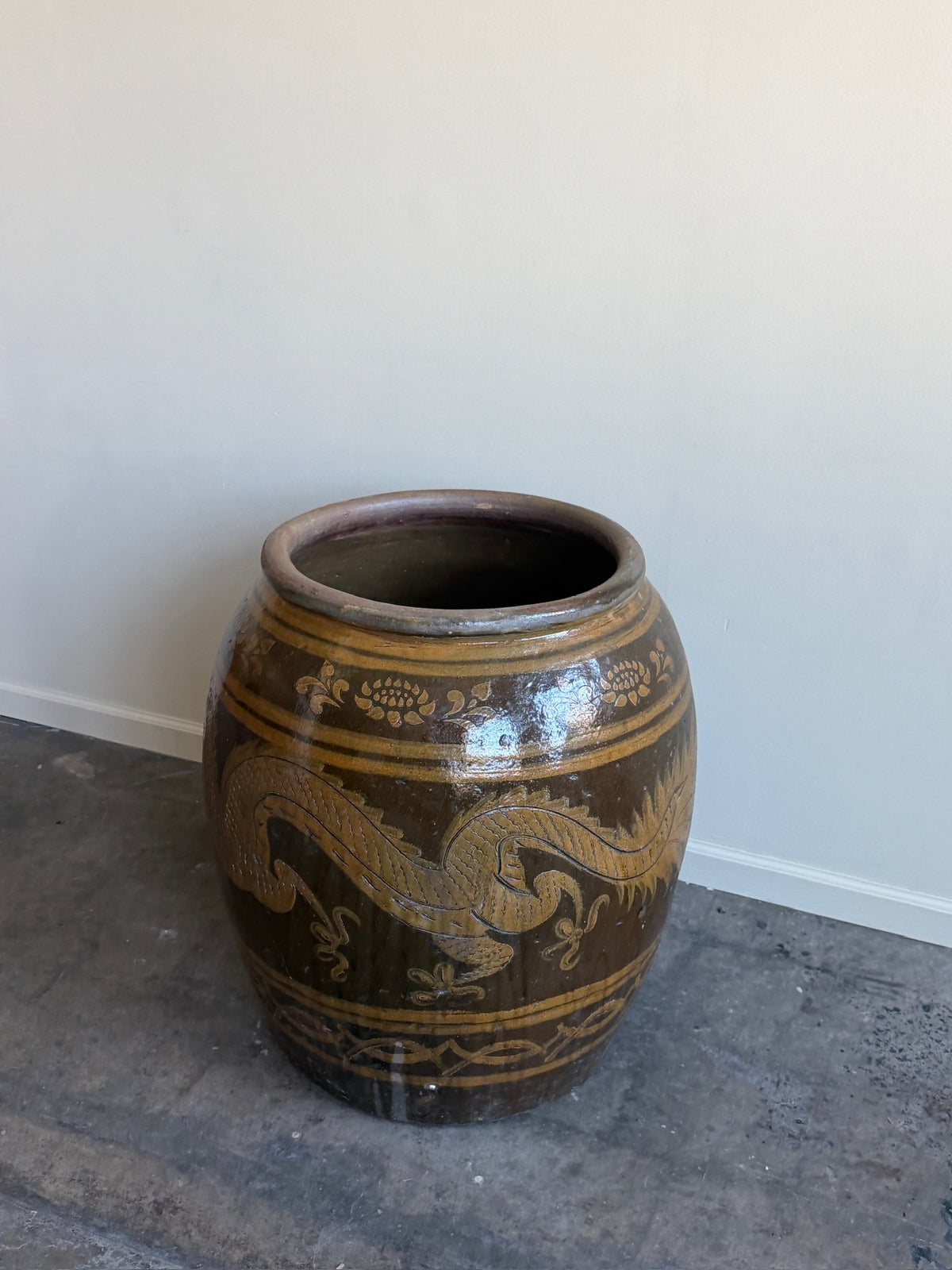 Chinese stoneware XL pot