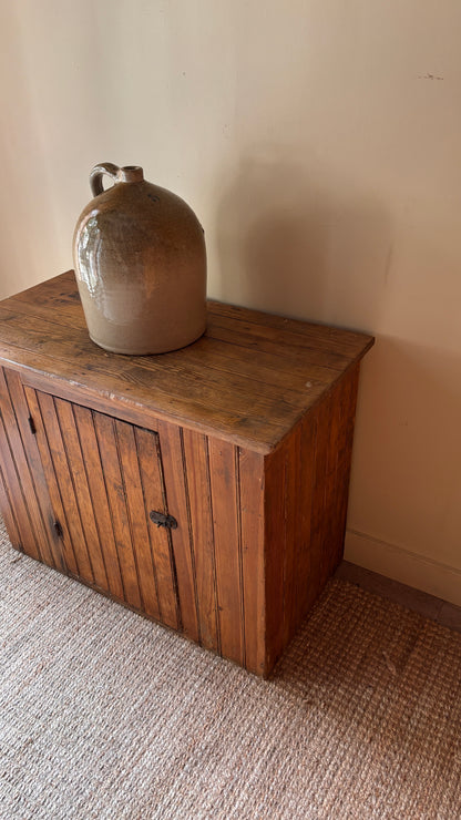 Eastern Pennsylvania pine cabinet