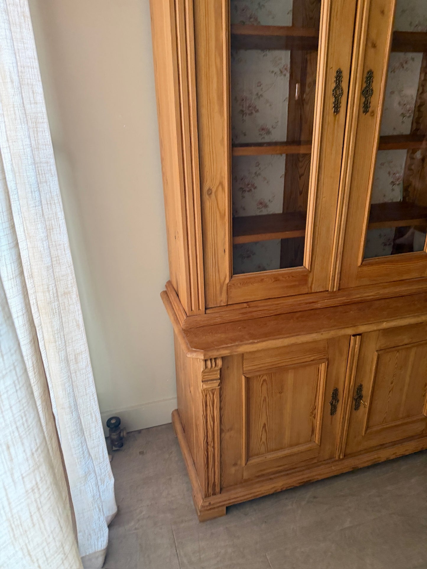 English pine two piece hutch