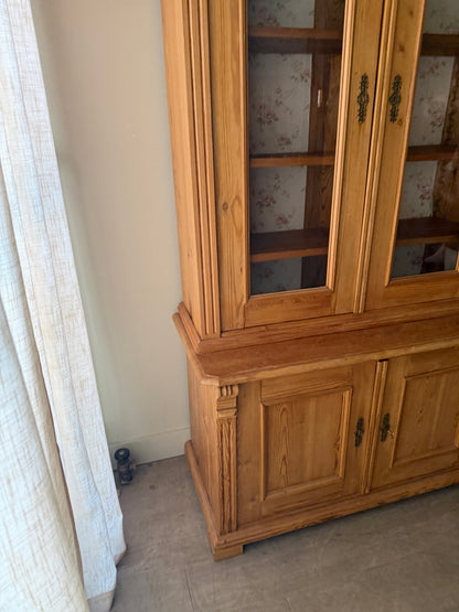 English pine two piece hutch