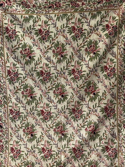 Wool floral rug 8’ 3” x 5’ 3”