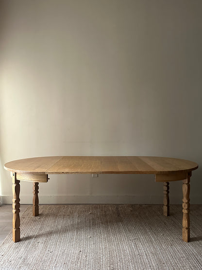 Oak dining table with leaves