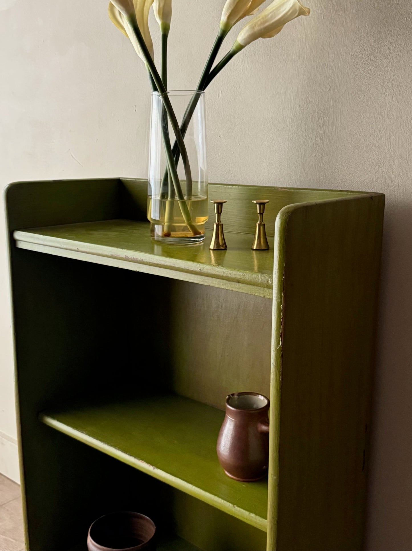 Green painted pine shelf