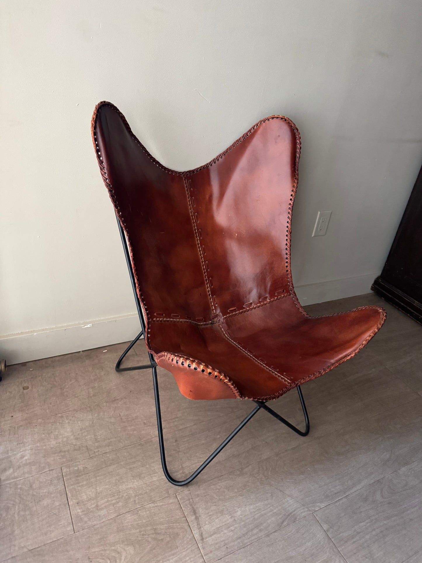 Leather butterfly chair