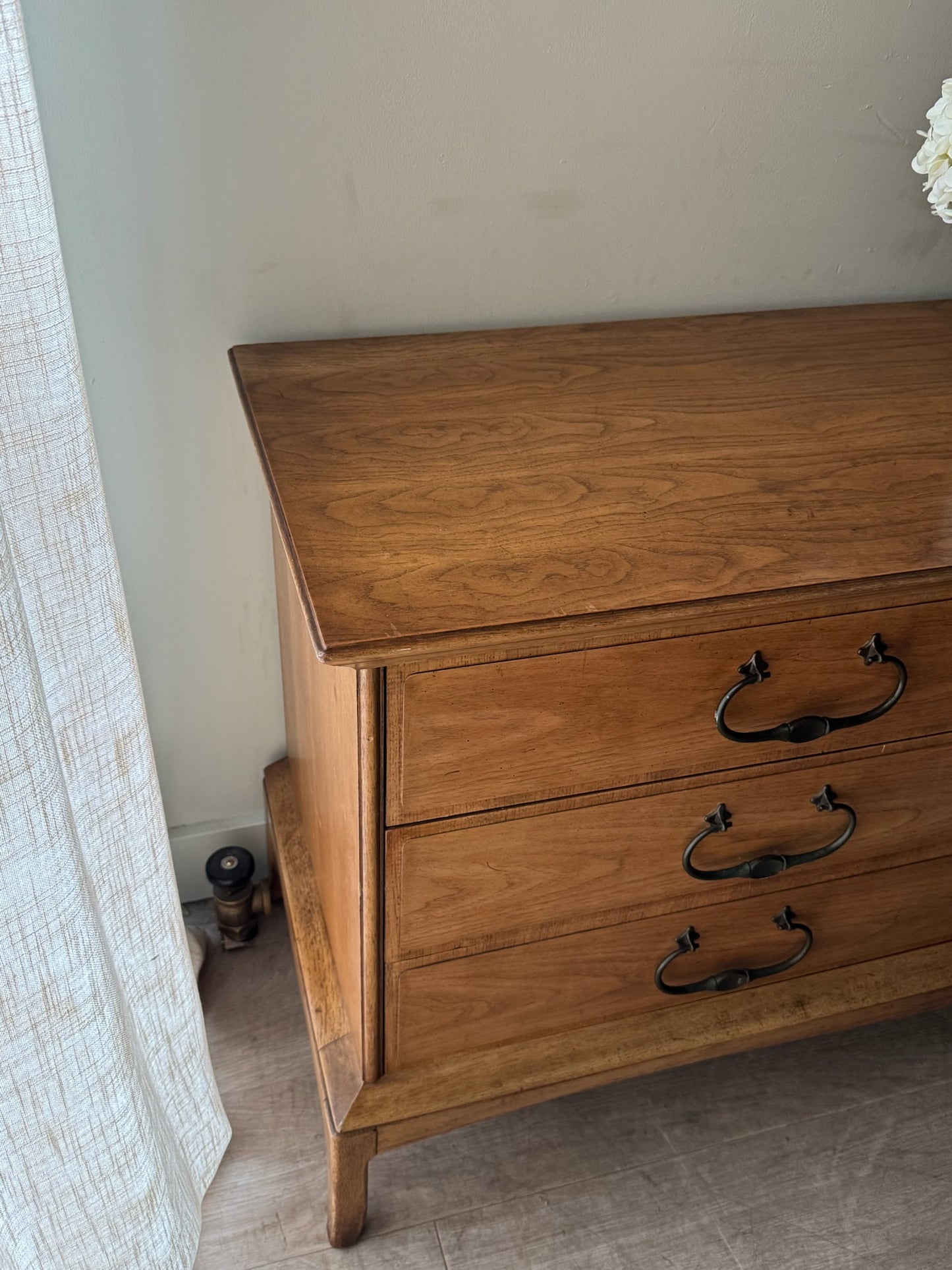 Thomasville Horizon oak 6 drawer dresser