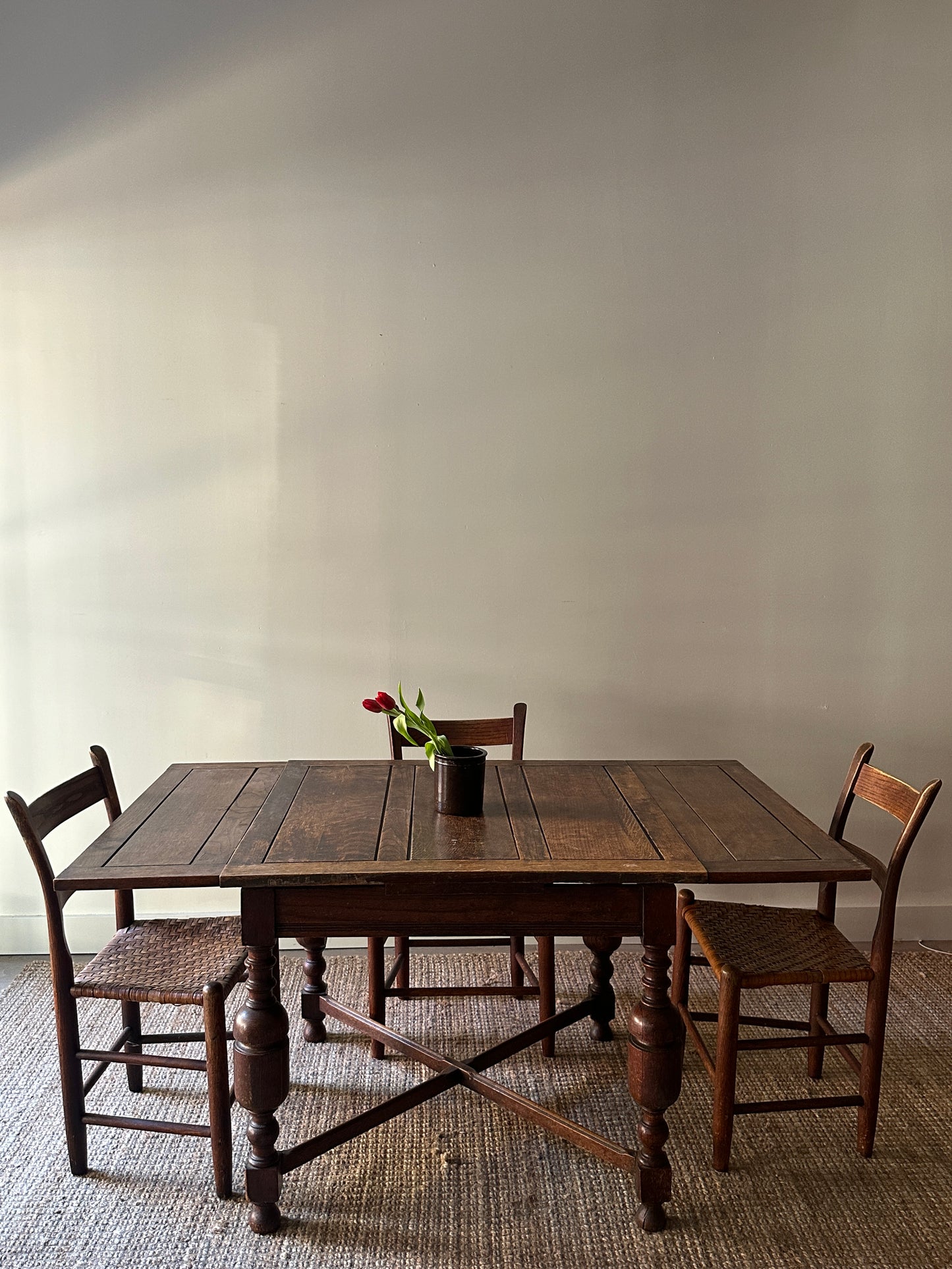 Oak extension table