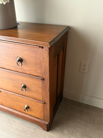 Pine 3 drawer dresser