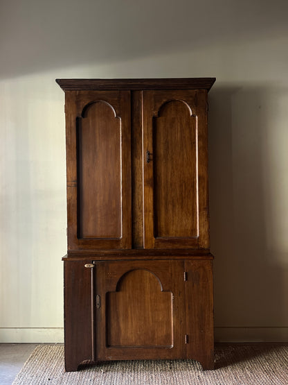 Pine two piece hutch