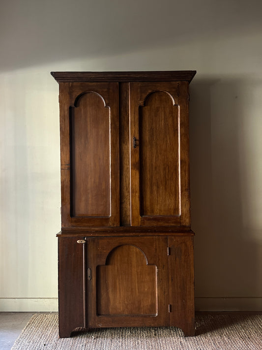 Pine two piece hutch