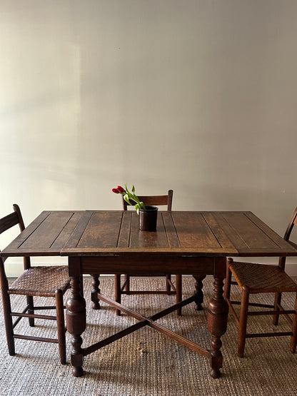 Oak extension table