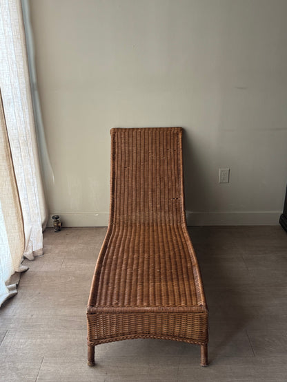 Wicker chaise lounge